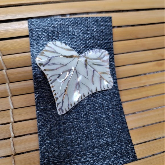 Handmade Porcelain Gold Leaf Pin Brooch - Picture 3 of 4